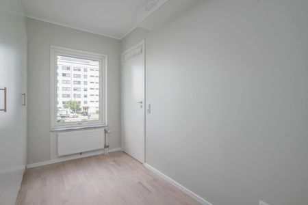 Mjölnergatan, Märsta - Photo 3