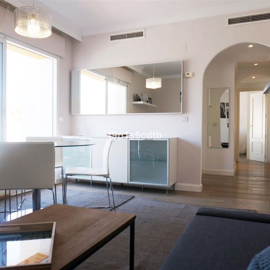 Penthouse in Nueva Andalucía - Photo 1