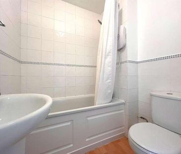 Colburn Crescent, Guildford, Surrey, GU4 - Photo 3