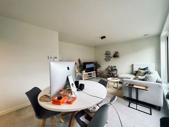 Appartement op de tweede verdieping met terras - Photo 1