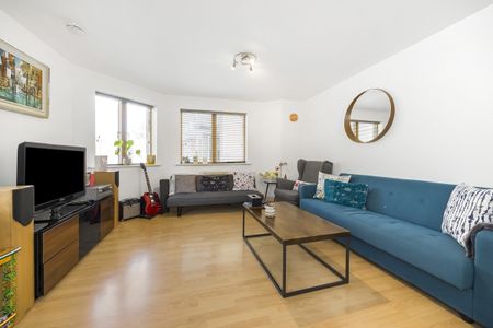 2 bedroom flat to rent - Photo 2