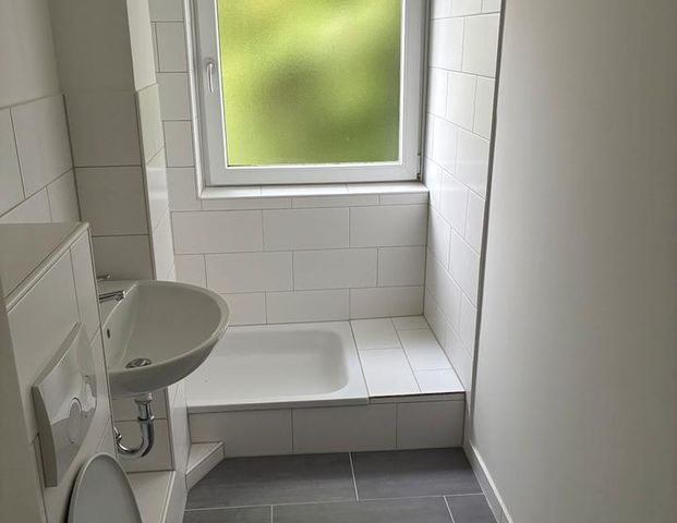 Erstbezug nach Sanierung – Charmante Wohnung in ruhiger grüner Lage von Elmshorn HHS 6 - Photo 1