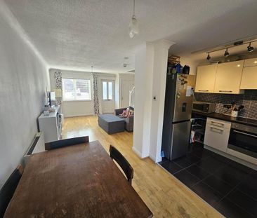 2 bedroom terraced house to rent - Photo 3