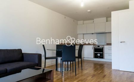 2 Bedroom flat to rent in Killick Way, Stepney Green, E1 - Photo 2