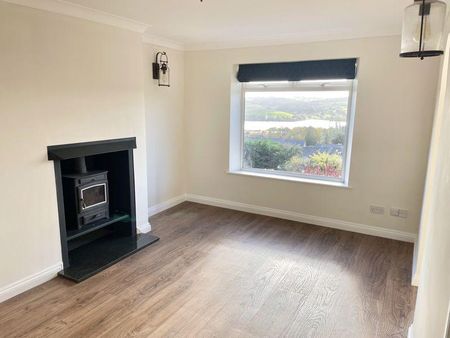 2 bedroom end of terrace house to rent - Photo 4