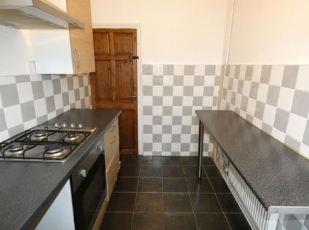 2 bedroom terraced house to rent - Photo 3