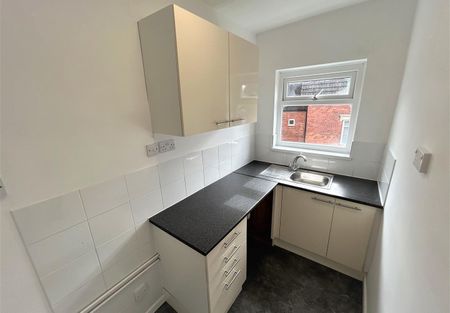 Flat 6 The Old Vicarage, Halesowen Road, Cradley Heath - Photo 5