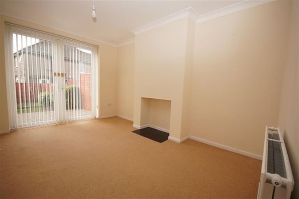 Mavis Grove, Rhiwbina, Cardiff - Photo 1