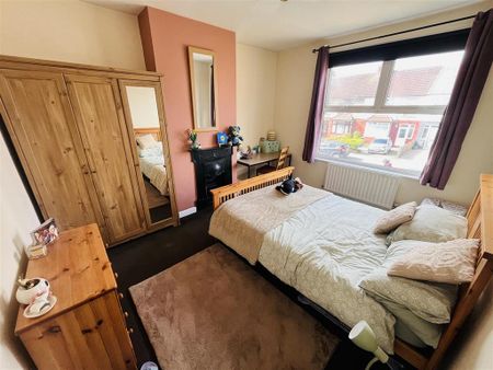 4 bedroom terraced house to rent - Photo 3