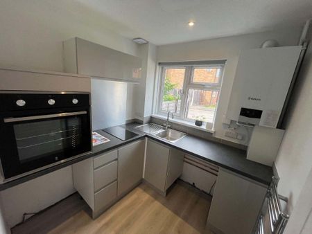 1 bedroom semi-detached house to rent - Photo 5