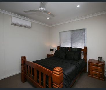 Spacious & Modern 4 Bed Home in Family-Friendly Moranbah - Photo 5