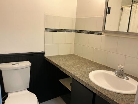 For Lease - 361 Linden Street Unit# 2, Oshawa, Ontario - Photo 4