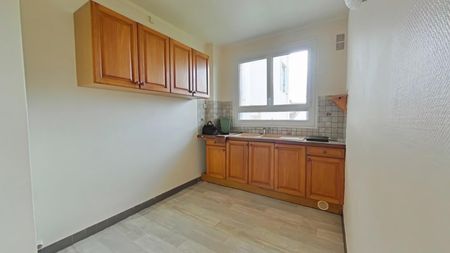 Location Appartement 3 pièces 65m² LOUDUN 86200 - Photo 3