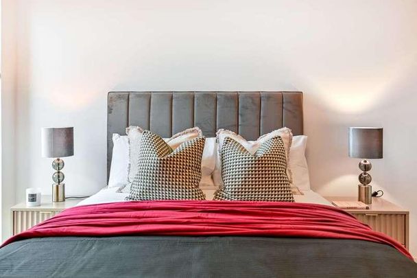 The Oakgate, Leatherhead, KT22 - Photo 1