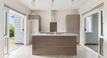 Beautiful Family Home - Photo 3