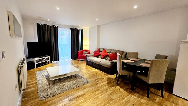 3 bedroom flat to rent - Photo 1