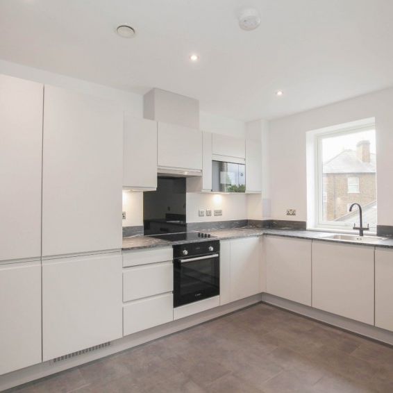 Kew Bridge Road, Brentford,TW8 - Photo 1