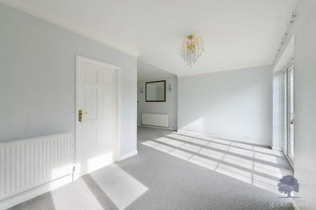 4 bedroom detached house to rent - Photo 4