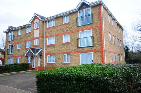 Pullman Court, Central Maidenbower, Crawley - Photo 3