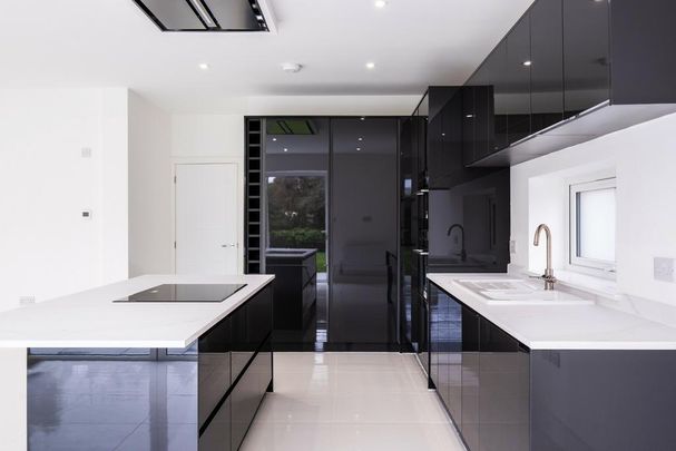 4 bedroom detached house to rent - Photo 1