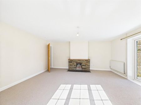 4 bedroom detached house to rent - Photo 5