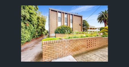 Two bedroom apartment conveniently located In Hawthorn - Photo 5