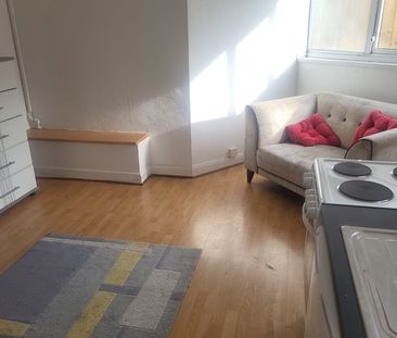 Room in a Shared House, Chester Road, B73 - Photo 1