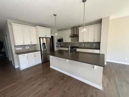 427 Sherwood Boulevard Northwest, Calgary - Photo 5