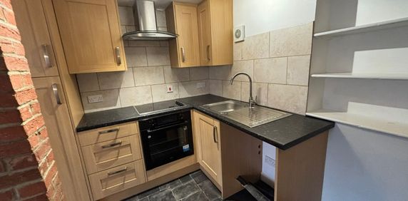 1 bedroom semi-detached house to rent - Photo 2