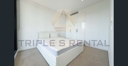 Furnished Crown Waterfall Apartment Available Now!! Spacious 1-Bedroom + Study with Stunning Views | Prime Location Near East Village - Photo 4