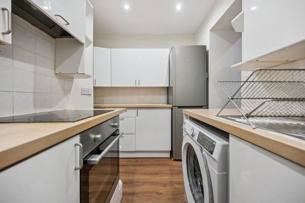 2 bedroom flat to rent - Photo 1