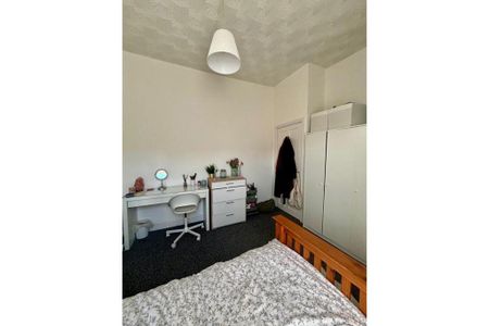 4 bedroom house to rent - Photo 2