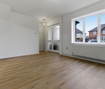 3 bedroom semi-detached house to rent - Photo 4