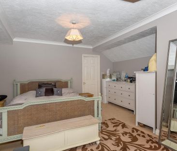 5 bedroom detached house to rent - Photo 3