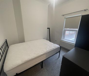 122 Bloomfield Avenue, - Photo 4