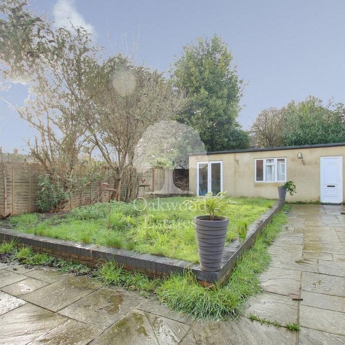 3 bedroom semi-detached house to rent - Photo 1