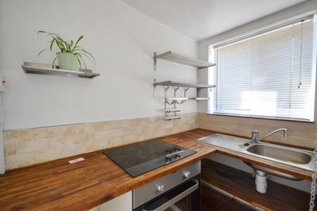 1 bedroom bungalow to rent - Photo 3