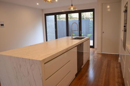 2/1 Ramu Grove, Ashburton - Photo 5