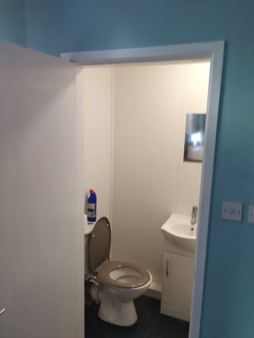 Room in a Shared Flat, Knowsley Road, L20 - Photo 4