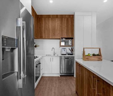 3 BEDROOM - 2 BATHROOM - MODERN LIVING - Photo 1