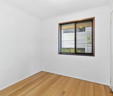 3 Bedroom Duplex on Jefferson Lane - Low-Maintenance Coastal Living - Photo 2