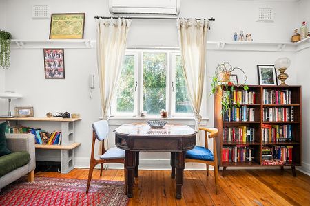 Peaceful ground floor one-bedroom apartment - Photo 2