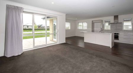 Quality Living in Ravenswood - Photo 5