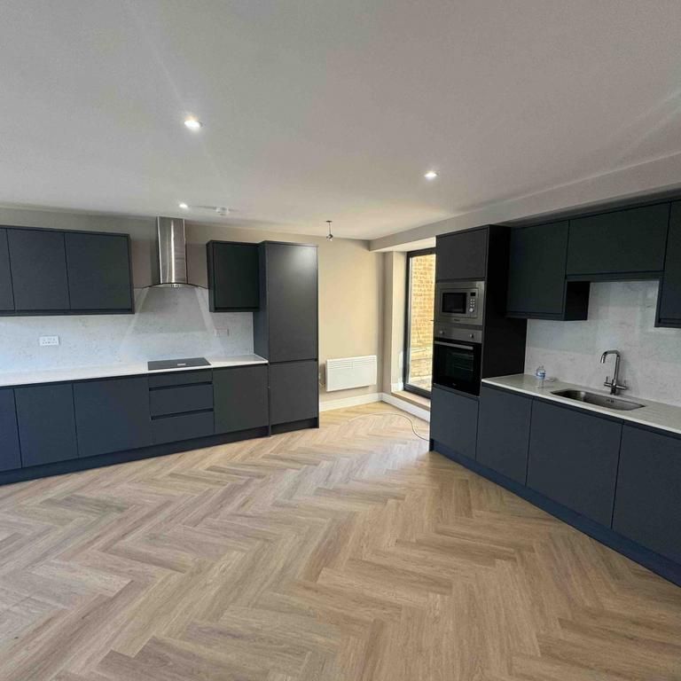3 bedroom flat to rent - Photo 1