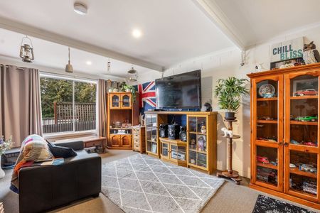 Very well presented 1 Bedroom Unit - Photo 3