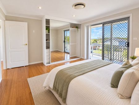 Spacious Five-Bedroom Home Plus Separate Studio - Photo 3