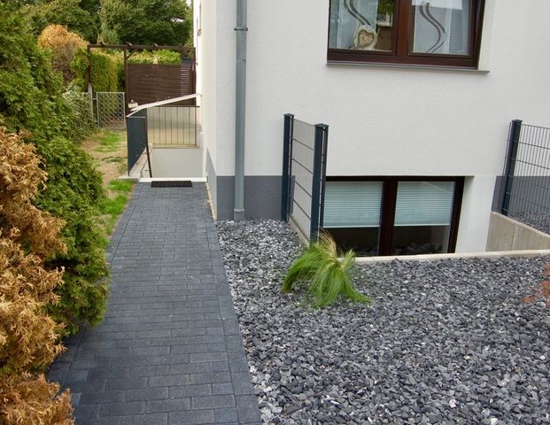 Souterrainwohnung 2,5 Raum mit separatem Eingang u. Einbauküche, Einzugsfertig ! - Foto 1