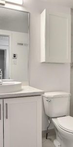 MAGNIFIQUE 3 1/2 frais rénové - LV, LS, internet , gym - Photo 4