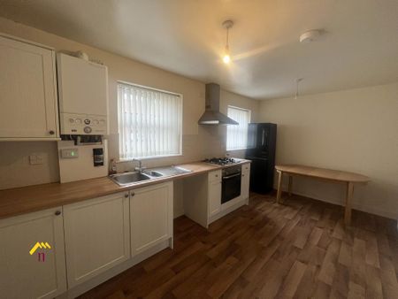 2 bedroom flat to rent - Photo 5