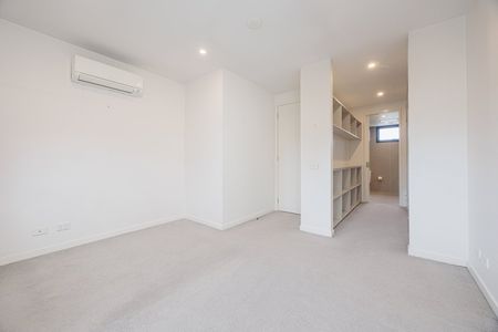 2/2 Bridge Street, Northcote VIC 3070 - Photo 4